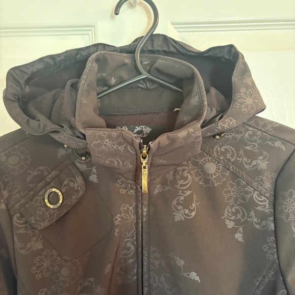 LOLE RAINCOAT 🖤☔️ - Picture 2 of 6